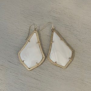 Never been worn - Kendra Scott Earrings